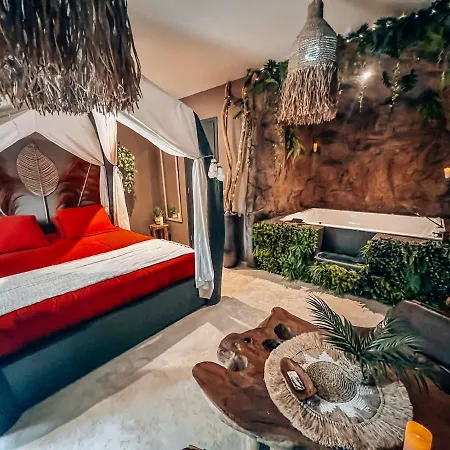 Le Demeure De Poulpican Chambre La Grotte Jacuzzi Charme Romantique Terrasse Privee 300m Plage Et Restaurants Valmer - Golfe Saint Tropez * La Croix-Valmer